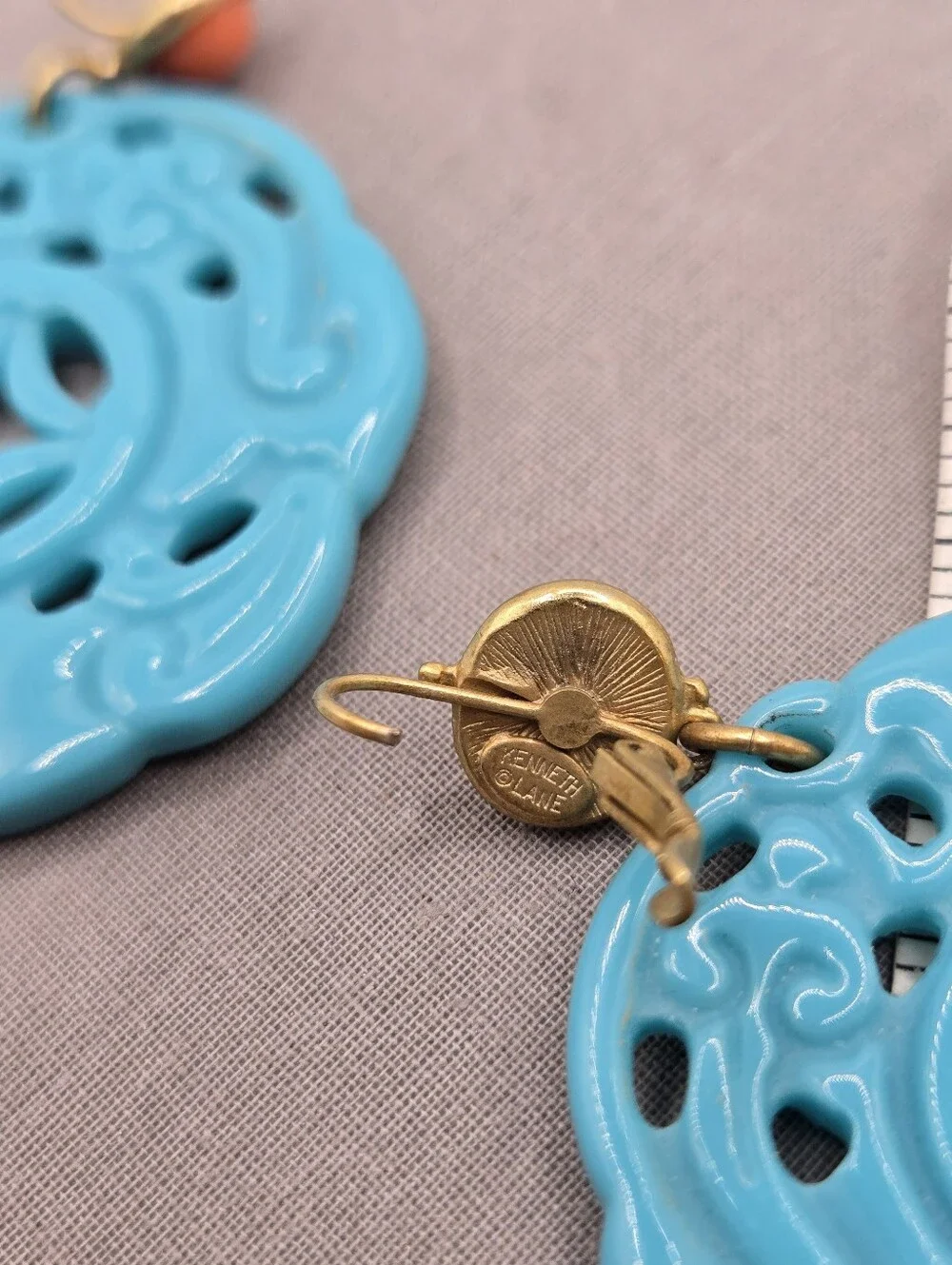 Kenneth Jay Lane chinoiserie Earrings Round Faux Turquoise Medallion Pierced - Picture 6 of 6